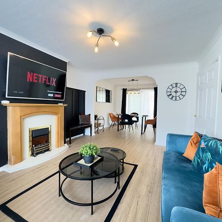 Rnm - Business Professionals Ready, Cost Effective For Large Stays! 3 Bedroom Lounge, Private Access & Entire Place, Kitchen & Washroom With Amenities, Smart Tv, Easy Access, Fast Wifi, Large Driveway, Great Transport Links, Near Worcester Hospital A Exteriér fotografie