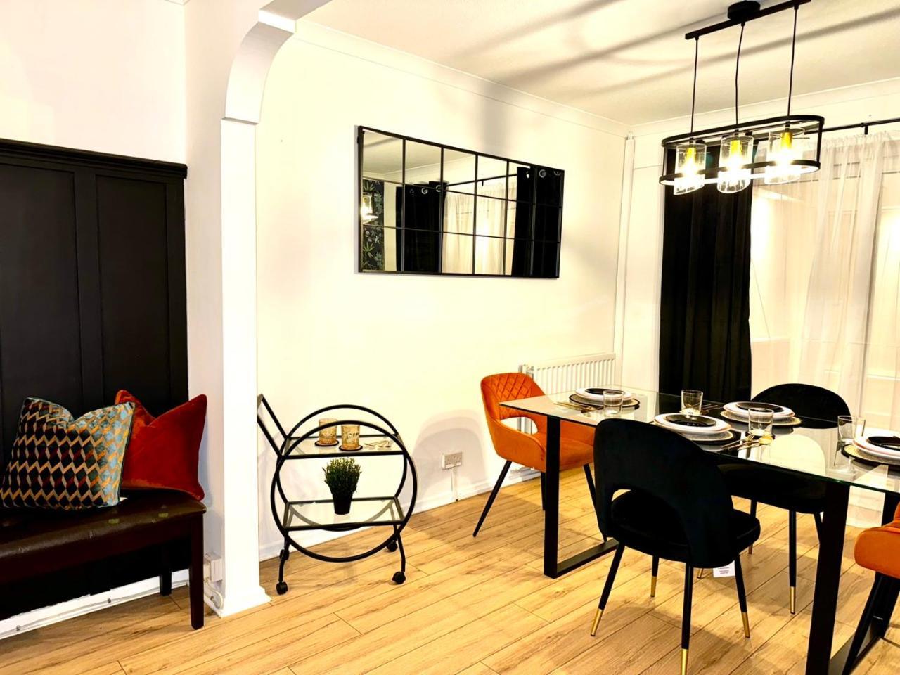 Rnm - Business Professionals Ready, Cost Effective For Large Stays! 3 Bedroom Lounge, Private Access & Entire Place, Kitchen & Washroom With Amenities, Smart Tv, Easy Access, Fast Wifi, Large Driveway, Great Transport Links, Near Worcester Hospital A Exteriér fotografie
