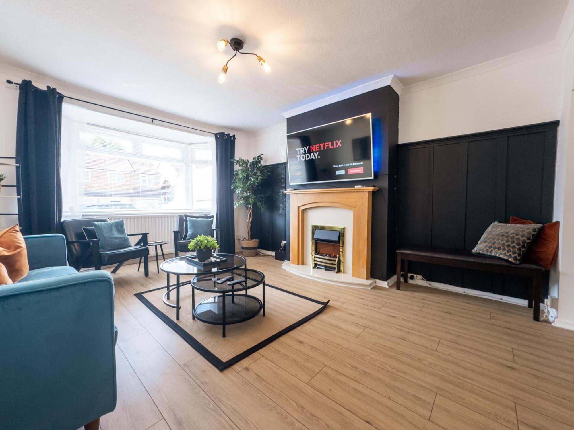 Rnm - Business Professionals Ready, Cost Effective For Large Stays! 3 Bedroom Lounge, Private Access & Entire Place, Kitchen & Washroom With Amenities, Smart Tv, Easy Access, Fast Wifi, Large Driveway, Great Transport Links, Near Worcester Hospital A Exteriér fotografie