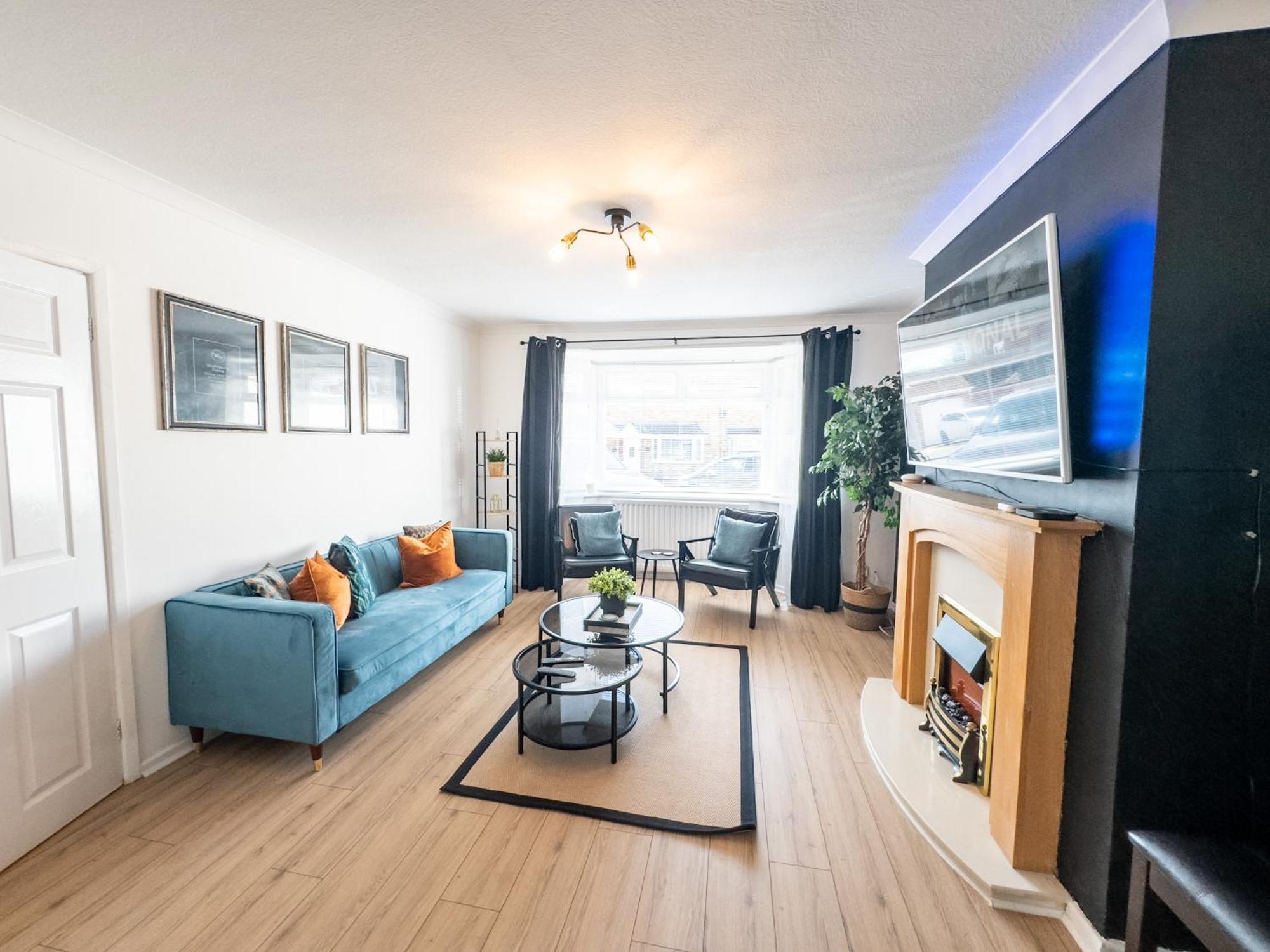 Rnm - Business Professionals Ready, Cost Effective For Large Stays! 3 Bedroom Lounge, Private Access & Entire Place, Kitchen & Washroom With Amenities, Smart Tv, Easy Access, Fast Wifi, Large Driveway, Great Transport Links, Near Worcester Hospital A Exteriér fotografie