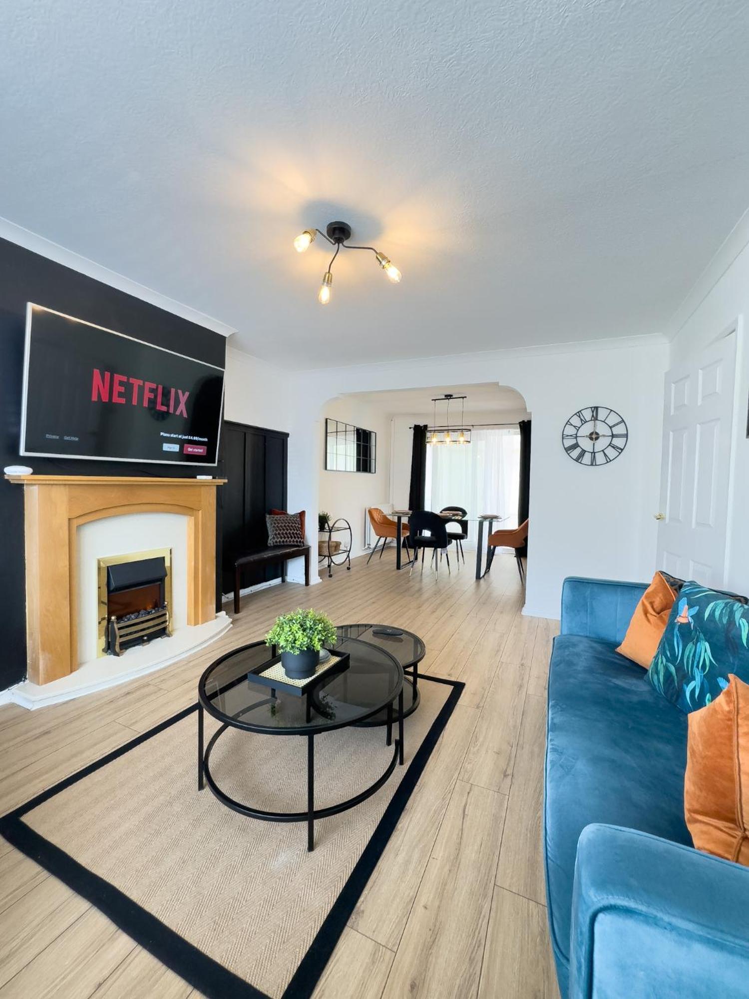 Rnm - Business Professionals Ready, Cost Effective For Large Stays! 3 Bedroom Lounge, Private Access & Entire Place, Kitchen & Washroom With Amenities, Smart Tv, Easy Access, Fast Wifi, Large Driveway, Great Transport Links, Near Worcester Hospital A Exteriér fotografie