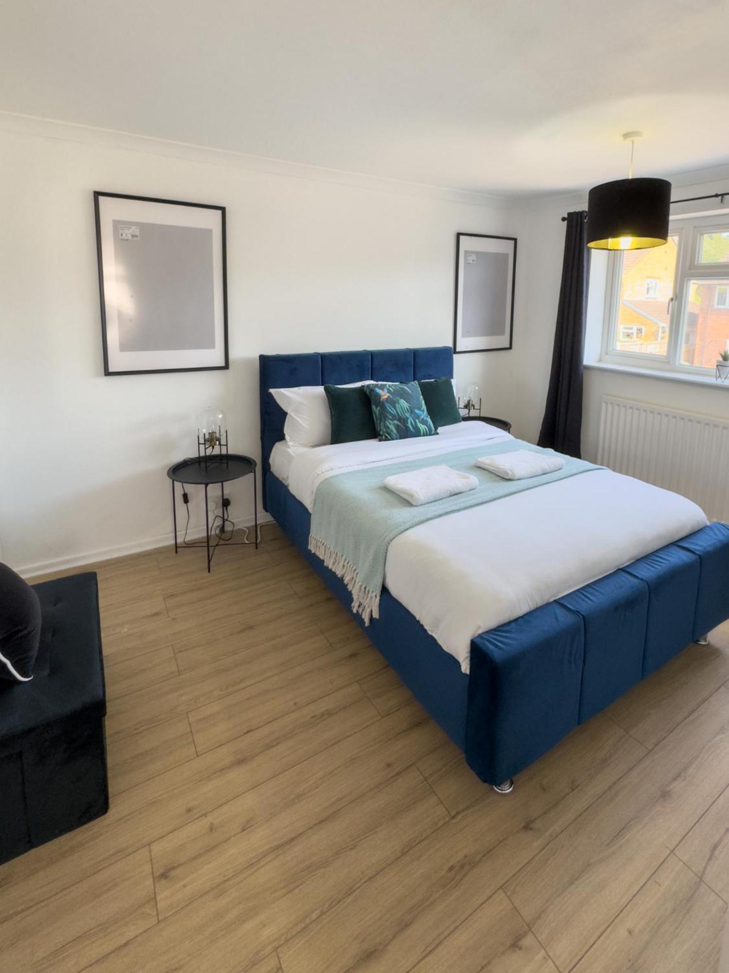 Rnm - Business Professionals Ready, Cost Effective For Large Stays! 3 Bedroom Lounge, Private Access & Entire Place, Kitchen & Washroom With Amenities, Smart Tv, Easy Access, Fast Wifi, Large Driveway, Great Transport Links, Near Worcester Hospital A Exteriér fotografie